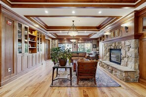 Interior - Mountainview Condo with Ski-In/Out Access, Club Solitude Access with Pool & Hot Tub (Solitude)