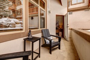 Terrace/patio - Welcoming Condo with a Shared Hot Tub, Pool and Club Solitude Access (Solitude)
