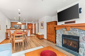 Interior - Ski-In/Ski-Out Condo with Lovely Ski Views, Shared Pool/Sauna/Hot Tub, & WiFi (Solitude)