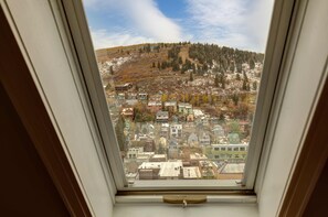 Interior - Quintessential Historic Old Town-Full Kitchen-Mountain Views (Park City)