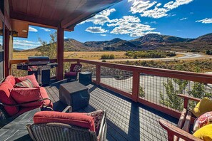 Property grounds - Luxurious & Conveniently Located Condo with spectacular Deer Vally Views (Heber City)