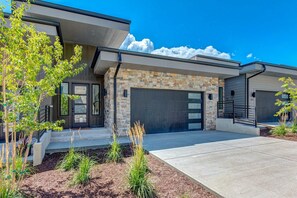 Exterior - Stunning Views, Family Fun & Steps from Deer Valley's New East Village (Hideout)