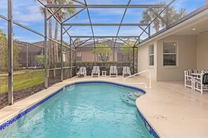 Outdoor pool - Three Palms - Luxury Villa in Calabay Parc with 4 Bedrooms and 3 Bathrooms (Davenport)