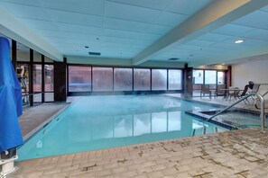 Pool - Comfortable ski-in - ski-out condo with shared pool, hot tub, & gym (Park City)