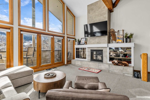 TV, fireplace, DVD player, offices