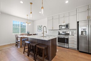 Fridge, microwave, oven, stovetop - brand-new house in Heber City with mountain views (Heber City)