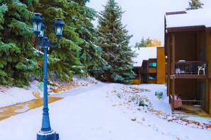 Exterior - Near skiing with two lofts, fireplace, pools, hot tub, mountain-view & sauna (Park City)
