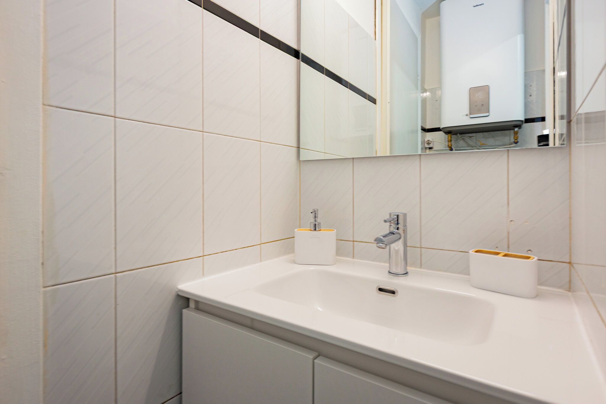 Dutxa, assecador de cabells, bidet i tovalloles 