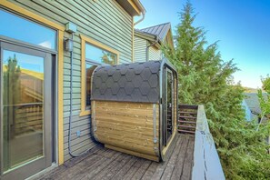 Property grounds - Slopeside Luxury -Walk to slopes or town with private hot tub & sauna (Park City)
