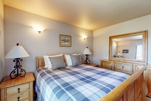 1 bedroom, WiFi, bed sheets - Spacious condo with loft - walk to ski lifts & restaurants (Park City)