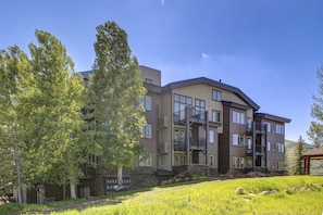 Exterior - Light-filled condo with heated pool & hot tub, near shopping & skiing (Park City)