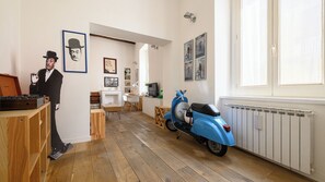 Interior - Vespa Apartment (Napoli)