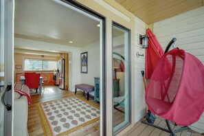 Interior - Lovely condo with fireplace, WiFi, washer & dryer - great location (Park City)