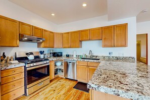 Fridge, microwave, oven, stovetop - Lower-level home near Main St with private hot tub, patio, ski & mtn views (Park City)