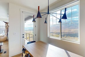 Dining - New Home with panoramic views, office loft & private hot tub (Heber City)