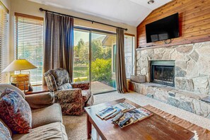 TV, fireplace, DVD player, offices - Lakeside gem with indoor hot tub at Deer Valley Resort (Park City)