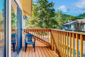 Property grounds - Lakeside gem with indoor hot tub at Deer Valley Resort (Park City)