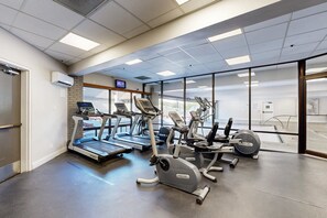 Fitness facility - Modern condo with  shared pool & hot tub, Ski-in - ski-out, free WiFi (Park City)