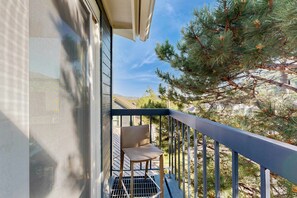Property grounds - Mountain condo located 3 blocks from Town Lift Plaza & Main Street (Park City)