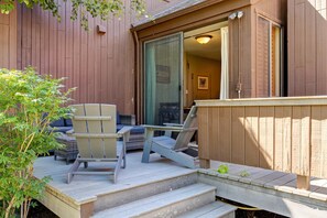 Terrace/patio - Condo with pool & hot tub, walk to lifts at Park City Resort (Park City)