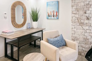 Interior - Modern condo just minutes from Park City Mtn Resort & Main Street (Park City)