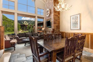 Dining - Amazing condo with views, fireplace & close to everything (Park City)