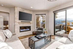 TV, fireplace, DVD player, offices - Posh Park City Paradise - Designer Interior, Hot Tub, Game Room & Epic Deck (Park City)