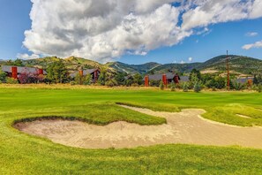 Golf - Walk-to-lift condo with sunrise view, two lofts, pool, 2 hot tubs & tennis (Park City)