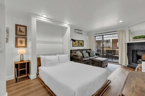WiFi, bed sheets - Ski-in - ski-out condo with fireplace, pool, hot tub & sauna - walk to eateries (Park City)