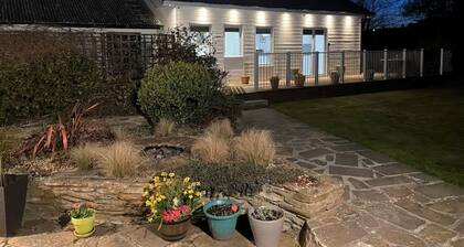 Chalet on the Green - Self Contained with parking.