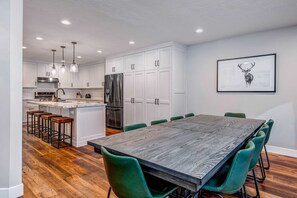 Dining - Newly remodeled home with arge private hot tub, fireplace, & nearby park (Cottonwood Heights)