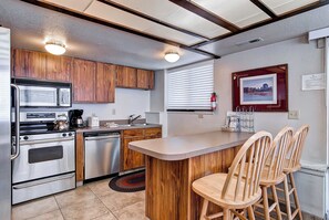 Fridge, microwave, oven, stovetop - Contemporary Home with Private Hot Tub & Stunning Mountain Views (Cottonwood Heights)