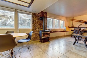 Dining - Contemporary Home with Private Hot Tub & Stunning Mountain Views (Cottonwood Heights)