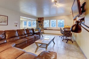 TV, fireplace, DVD player, offices - Contemporary Home with Private Hot Tub & Stunning Mountain Views (Cottonwood Heights)