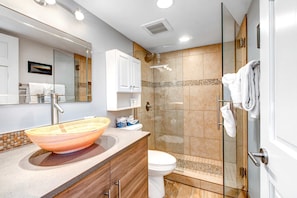 Shower, hair dryer - Golf Course Front Condo with Shared Outdoor Pool, Hot Tub, & High-Speed WiFi (Park City)
