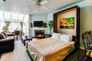 Room - Cozy studio in the village with WiFi & easy slope access (Park City)