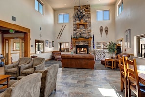 Interior - Spacious condo with pool, hot tub, garage, gym, & balcony - near Park City (Park City)