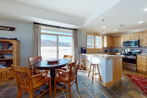 Fridge, microwave, oven, stovetop - Two-Story Condo Near Skiing with Fast WiFi, Central AC, Fireplace, & Grill (Park City)