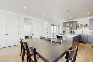 Dining - Spacious, luxury multi-level home with en-suites, patio, balcony & hot tub (Park City)