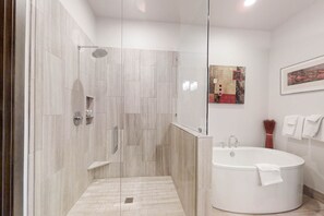 Shower, hair dryer, towels - Posh Condo - Private Hot Tub, Saltwater Pool & Mountain Views (Park City)