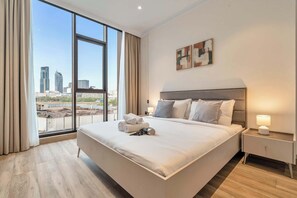 Iron/ironing board, WiFi, bed sheets - Free housekeeping visits during your stay - StayShort - Sophisticated 1 Bedroom Apartment in JVC that Sleeps 4 (JVC)