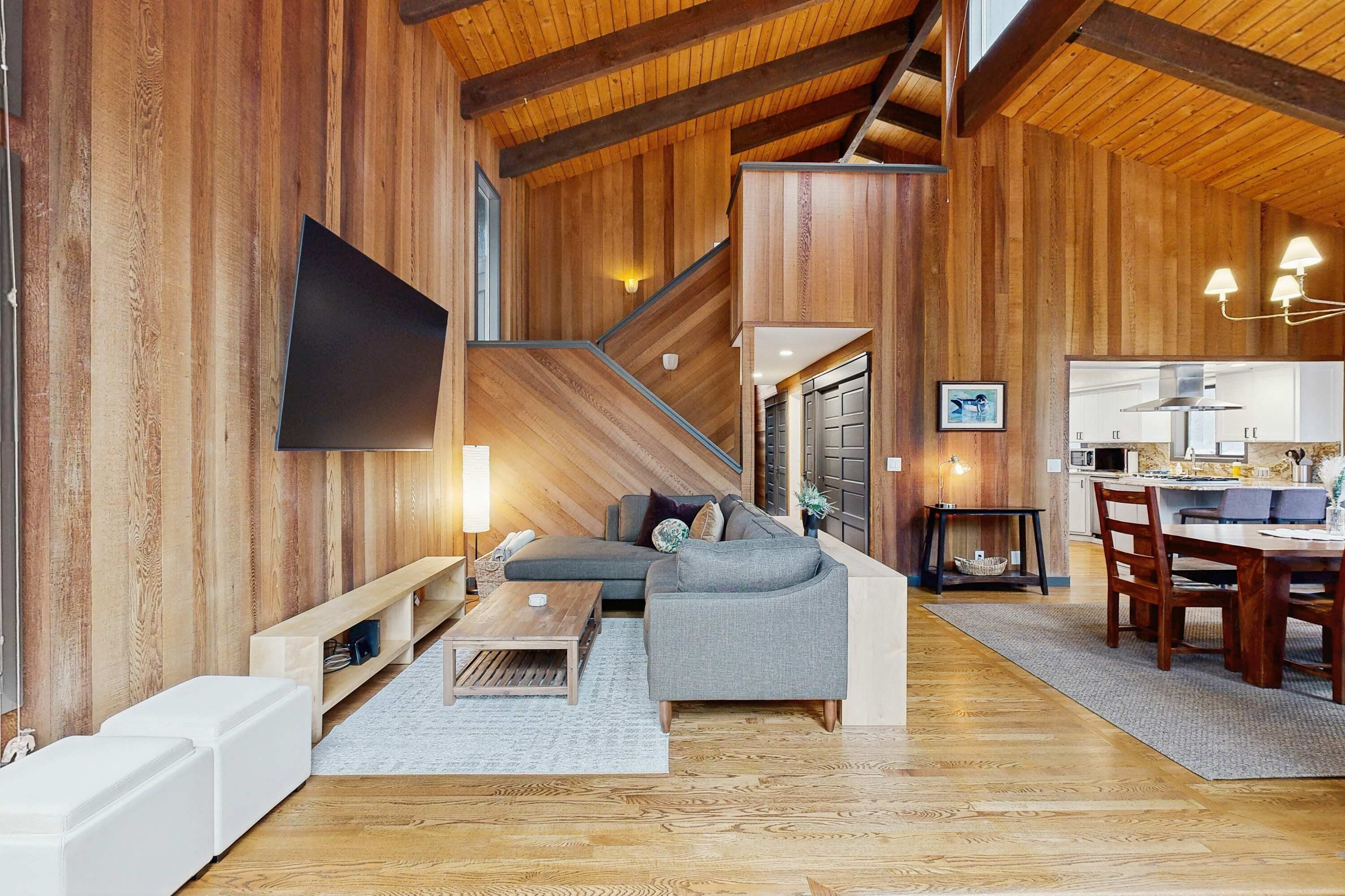 TV, fireplace, offices