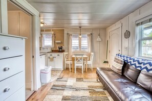 TV, fireplace, DVD player, offices - Three Cozy Cottages with Gas Fireplaces, Courtyard, & Beach Access - Dog-Friendly (Cannon Beach)