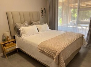 Internet - Rissie's 3 Bedroom Apartment (Cape Town)