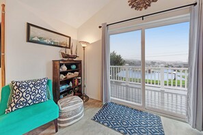 TV, fireplace, DVD player, offices - Modern Beach House with Partial Ocean Views - Walk to Nye Beach & Attractions (Newport)