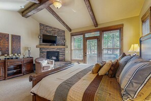 5 habitaciones, tabla de planchar con plancha, cuna de viaje y wifi