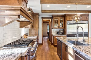 Fridge, microwave, oven, stovetop - Luxurious home with private hot tub, game room firepit, pool & tennis court (Sunriver)
