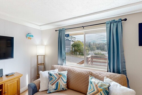 Family-friendly duplex in the Heart of Nye beach, Dog-friendly