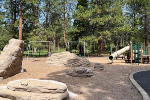 Children’s area - Relax and Reconnect - Your Cozy Family Retreat in Sisters, OR (Black Butte Ranch)