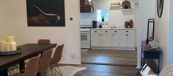 Heritage House- 3 Bed, 1 Bath Newly Remodeled Modern Whole House Rental, Yard